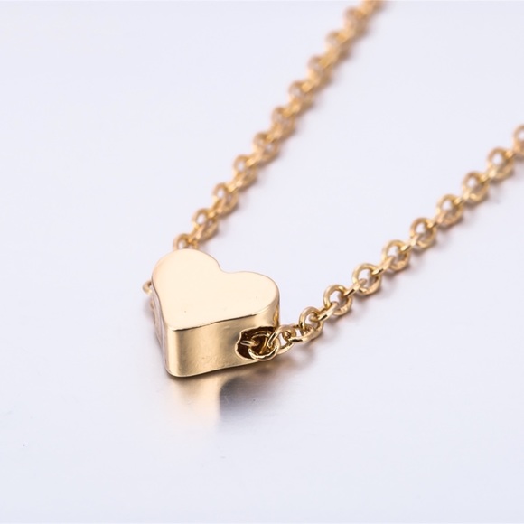 Gold Heart Pendant Clasp Back Necklace - Picture 4 of 7